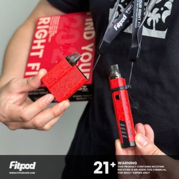 SLYEEK 斯萊克小煙主機 2024龍年限定禮盒 🔥 雙主機豪華套組｜龍年獨家配色｜限量發售 🎁 至尊禮盒內容 ✔ Fitpod X-BOX 四代主機×1（龍紋限定版） ✔ Fitpod X 三代主機×1（龍鱗特別版） ✔ 0.8Ω空倉×3｜✔ 1.2Ω空倉×3 ✔ 潮流掛繩×2｜✔ Type-C充電線×2 ✔ 說明書×2｜✔ 限量龍紋貼紙×11 💎 五大收藏價值 ✅ 絕版設計：龍年專屬蝕刻紋路 ✅ 雙機系統：四代+三代完美搭配 ✅ 完整配件：從主機到耗材一次到位 ✅ 超值組合：比單買省$1500 蒸氣賣場